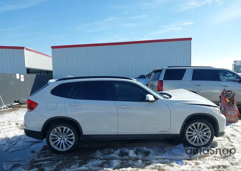 2015 BMW X1 xDrive28I из США, поврежденный, VIN WBAVL1C58FVY40370